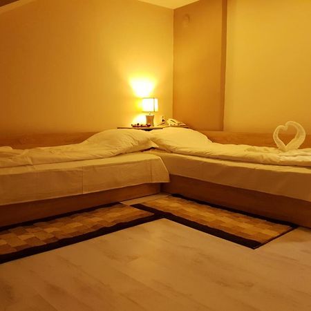 Валентино Hotel Vratsa Buitenkant foto