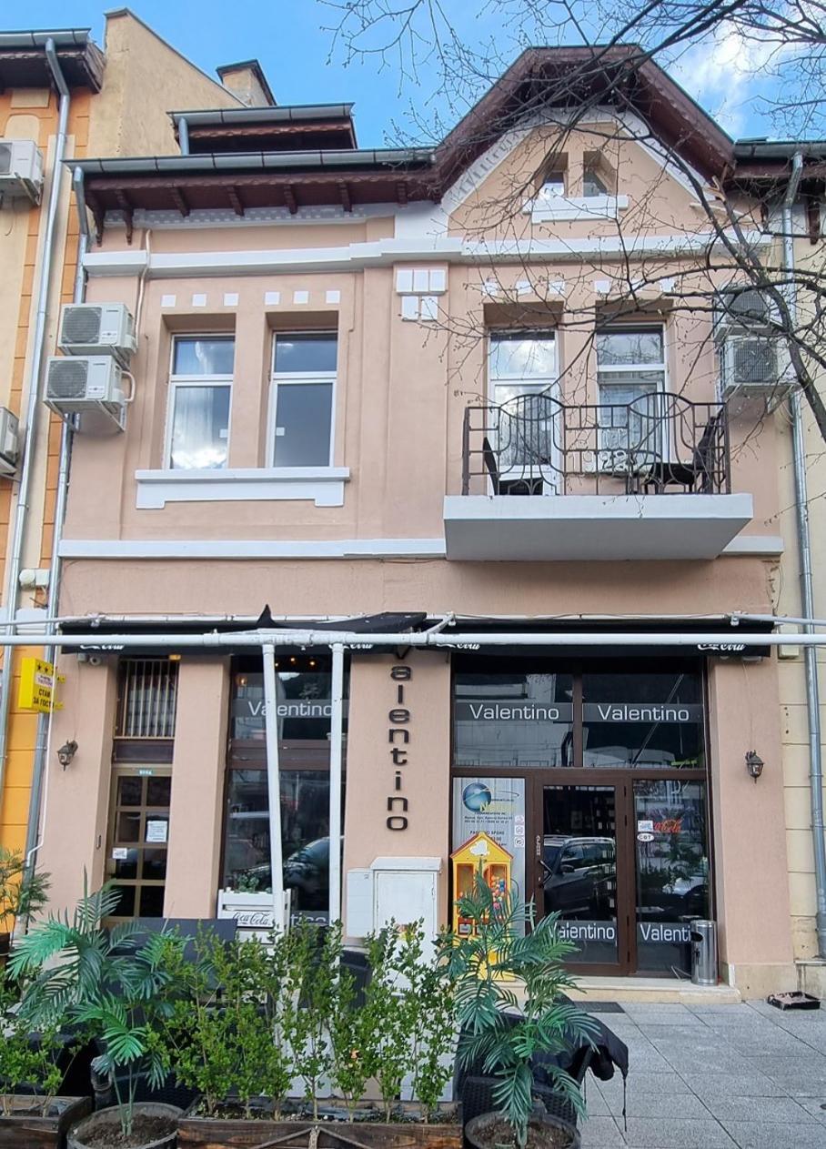 Валентино Hotel Vratsa Buitenkant foto