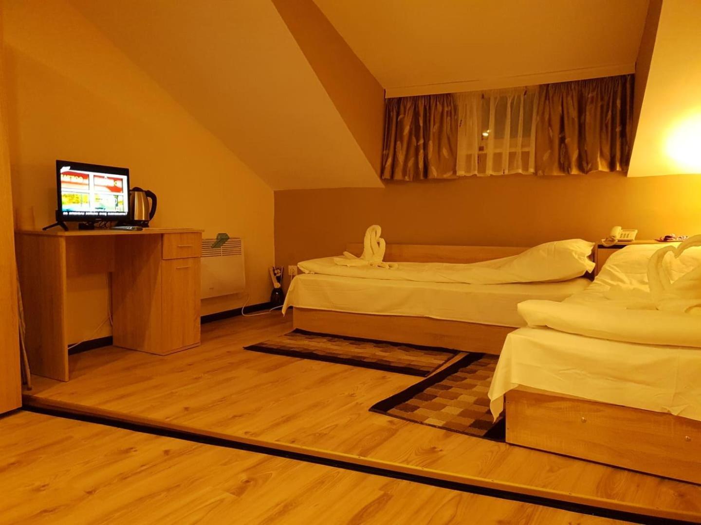 Валентино Hotel Vratsa Buitenkant foto