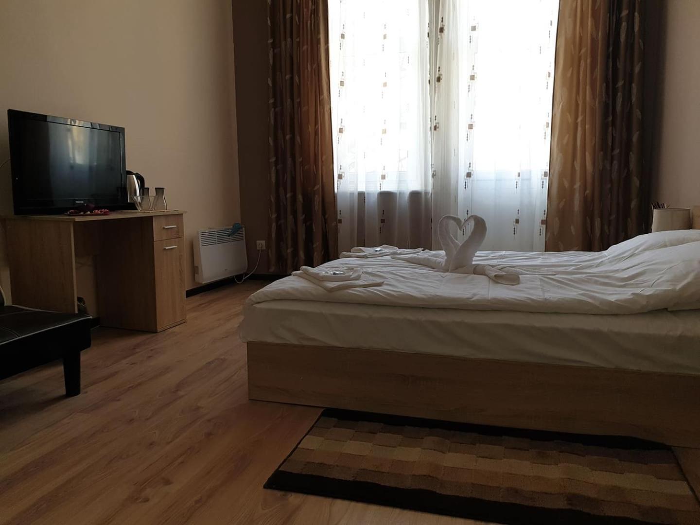 Валентино Hotel Vratsa Buitenkant foto